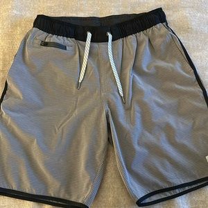 VUORI, Men’s Size Medium Athletic Shorts
